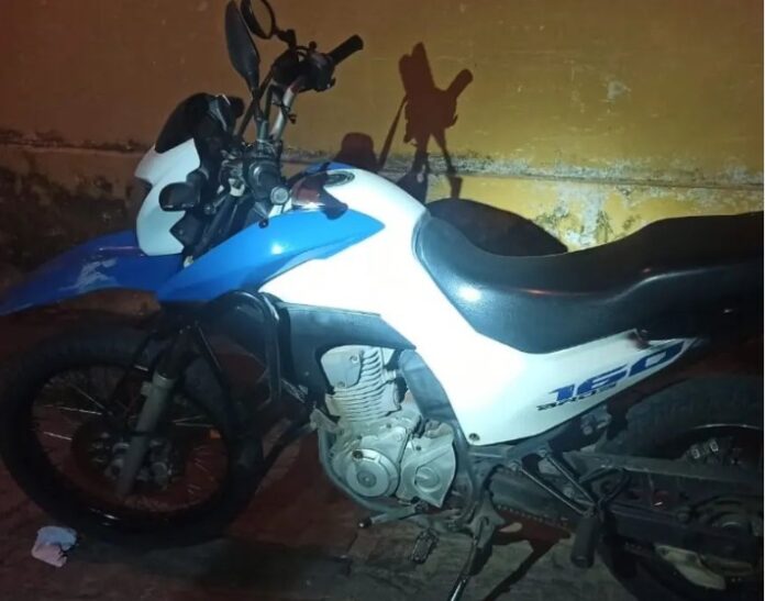 Polícia Militar prende homem em flagrante por receptação e recupera motocicleta, em Itaporanga