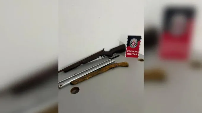 Polícia Militar apreende armas de fogo durante ação no distrito de Santa Gertrudes, em Patos
