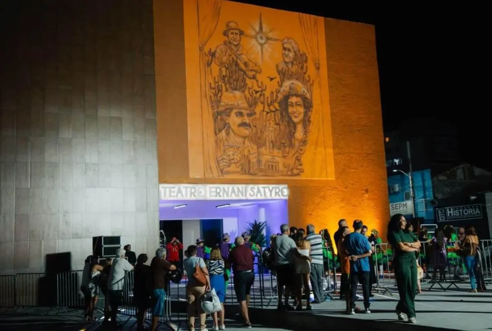 Teatro Municipal Ernani Sátyro é inaugurado, em Patos, com show de Petrúcio Amorim e presença de autoridades e ativistas cultura