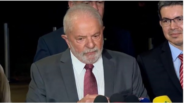 Lula estará em Brasília nesta segunda para tratar da PEC e anunciar primeiros ministros