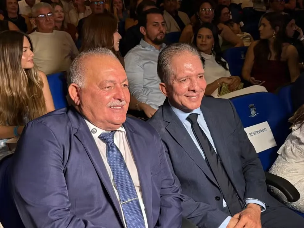 Nabor renuncia à Prefeitura de Patos para disputar o Senado; Jacob Souto assume o cargo