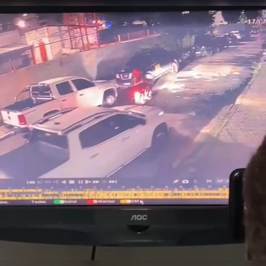 Vídeo: Médica é rendida ao sair de casa por dupla de moto, na Paraíba