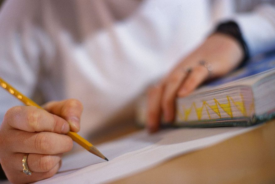 Inscrições em seleções do IBGE para quase 200 vagas na Paraíba terminam nesta quarta-feira; salários chegam a R$ 3,1 mil