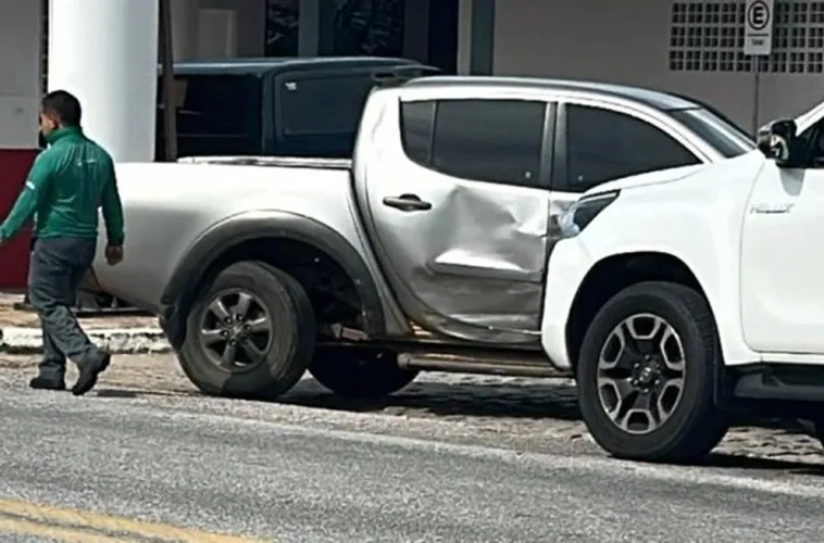 Motociclista fica em estado gravíssimo após acidente com caminhonete na BR-230, em Pombal
