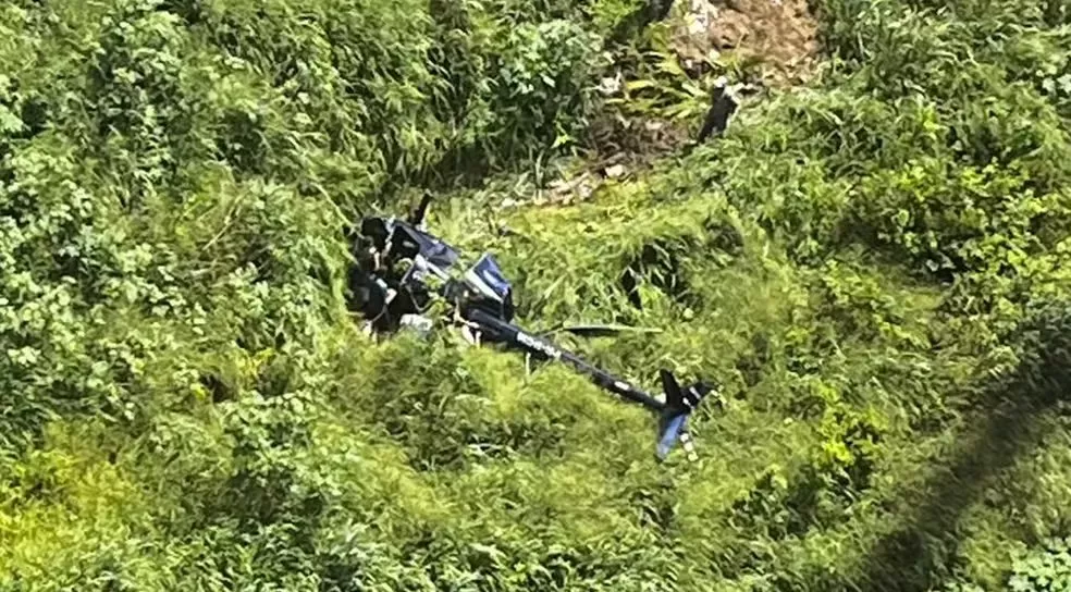 Queda de helicóptero em Campina Grande: piloto não tinha habilitação para voar com a aeronave, diz polícia