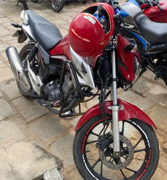 Polícia Militar recupera moto roubada no Monte Castelo, em Patos