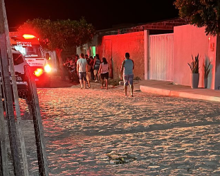 Homem é vítima de disparos de arma de fogo no Bairro Retiro, em Uiraúna
