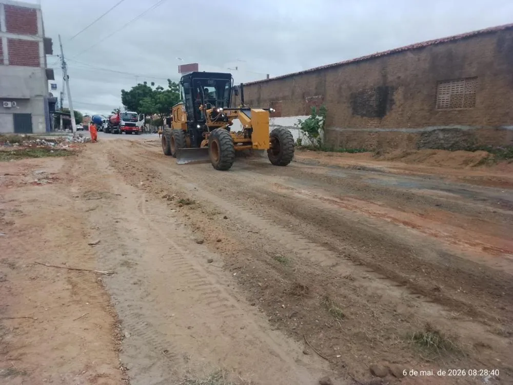 Prefeitura de Patos inicia obras de pavimentação asfáltica em diversos bairros da cidade