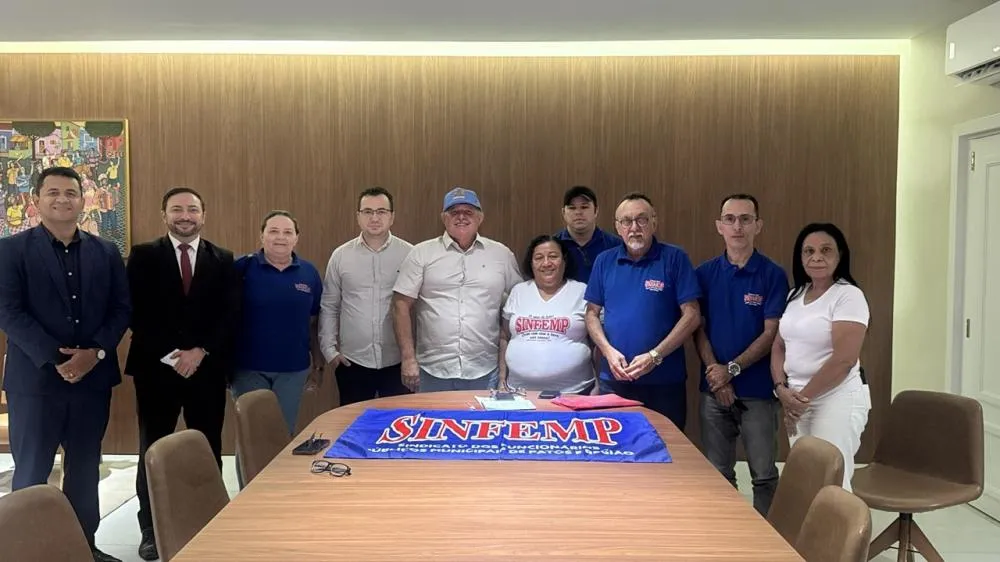 Prefeito recebe diretoria do SINFEMP em Patos