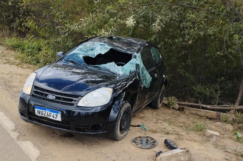 Médico sofre acidente de carro ao sair de plantão em Conceição
