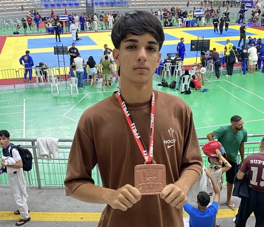 Adolescente de Matureia sobe ao pódio no Paraibano de Jiu-Jitsu e se destaca entre atletas do estado