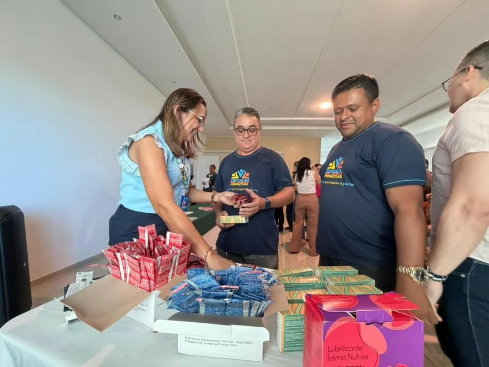 Secretaria de Saúde realiza ação de prevenção e orientação na sede da Educação Municipal