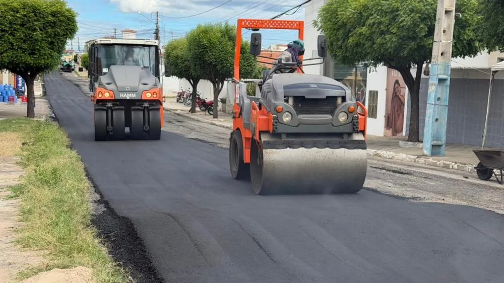 Recapeamento asfáltico chega à Rua Enaldo Torres e melhora mobilidade entre bairros de Patos