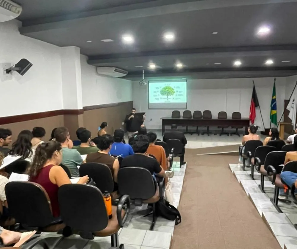 Prefeitura de Patos participa de debates sobre arborização urbana