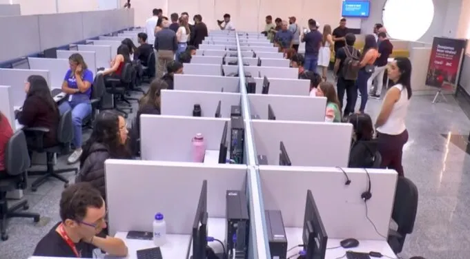 AeC abre 150 vagas para atendente de call center em Patos
