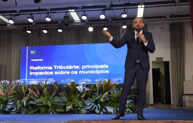 Prefeitura de Patos celebra 20 anos do Fisco Municipal com homenagens, reconhecimento histórico e palestra de Ricardo Alexandre