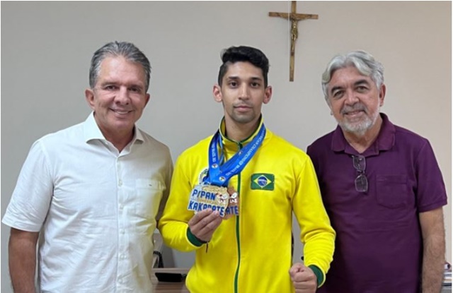 Com apoio da Prefeitura, atleta patoense se destaca no Pan-Americano de Karatê e conquista medalhas de ouro, prata e bronze 