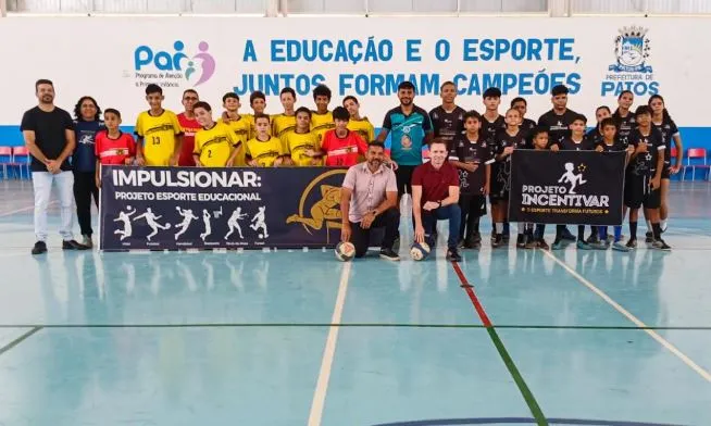 Prefeitura de Patos encerra semestre dos projetos Impulsionar e Incentivar com amistoso de confraternização
