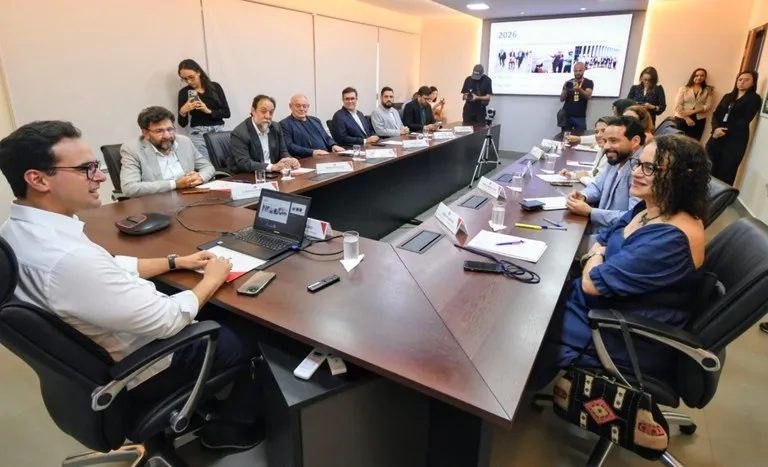 Governador Lucas Ribeiro trata sobre avanço na implantação do Ciquanta com ministra Luciana Santos