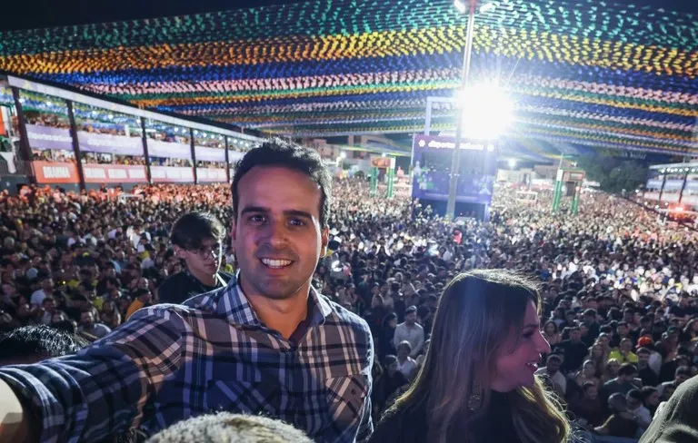 Governador Lucas Ribeiro participa da abertura do São João de Patos e acompanha estrutura de saúde e segurança da festa