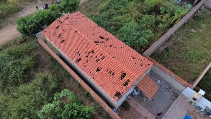 Explosão em obra da transposição do Rio São Francisco atinge mais de 40 casas em Uiraúna. Vídeo