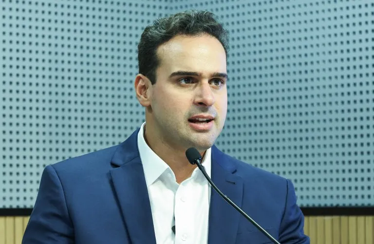 Governador Lucas Ribeiro anuncia o pagamento de junho dos servidores estaduais para os dias 29 e 30