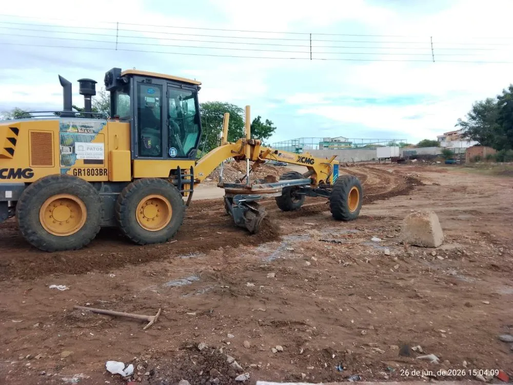 Prefeitura de Patos realiza serviços de limpeza, infraestrutura e melhorias em diferentes bairros