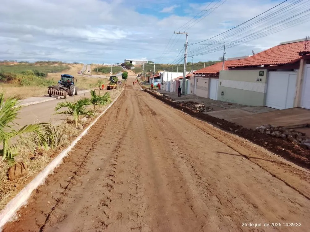 Prefeitura de Patos executa obras de modernização da Avenida Paraíba, no Bairro dos Estados