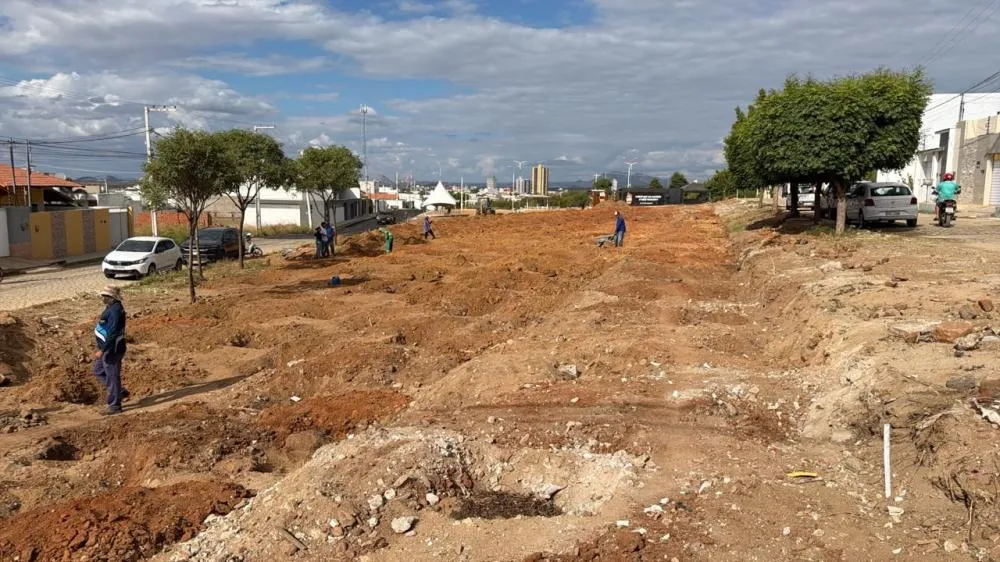 Prefeitura de Patos implanta primeiro bosque do município e entrega veículo à SEMADS nesta sexta (10)