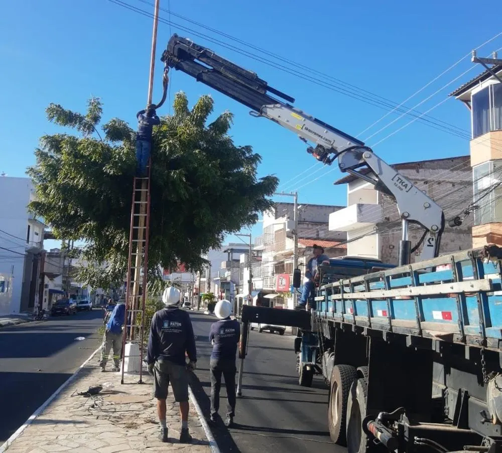 Infraestrutura e Serviços Públicos levam limpeza, obras e revitalização a diversos pontos de Patos