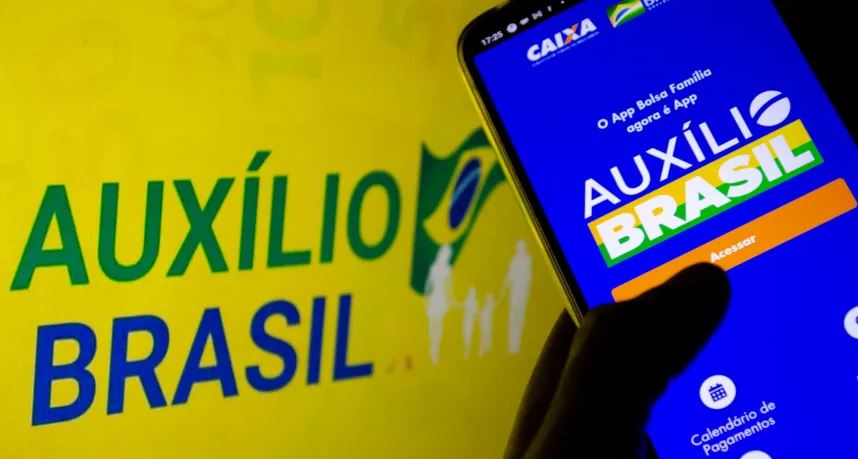 Pagamentos do Auxílio Brasil retomam hoje
