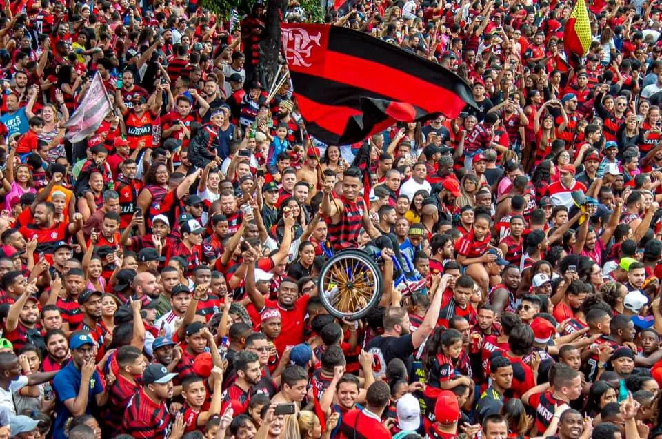 Flamengo segue com a maior torcida do Brasil e sem concorrência de peso, segundo Datafolha