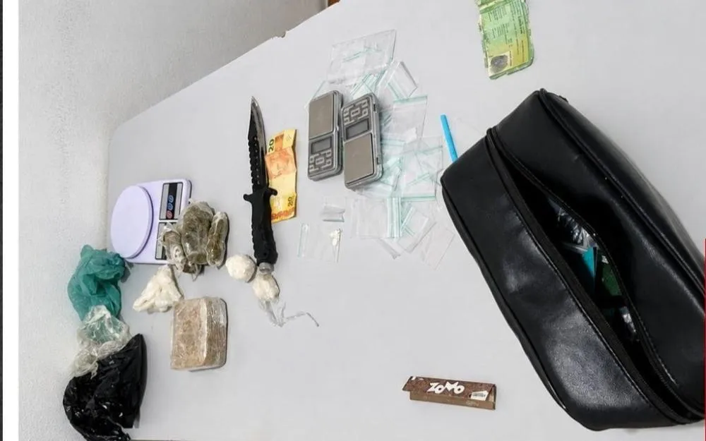 Homem é preso em Patos com crack, maconha e cocaína em residência na Vila Teimosa