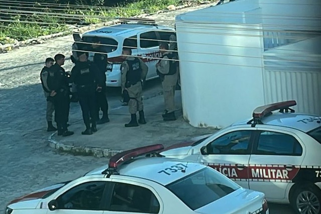 Criminosos arrombam casa e sequestram mãe e filha no bairro de Mangabeira