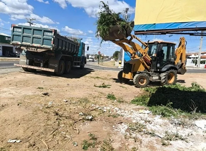 Prefeitura amplia ações de limpeza e manutenção em bairros de Patos
