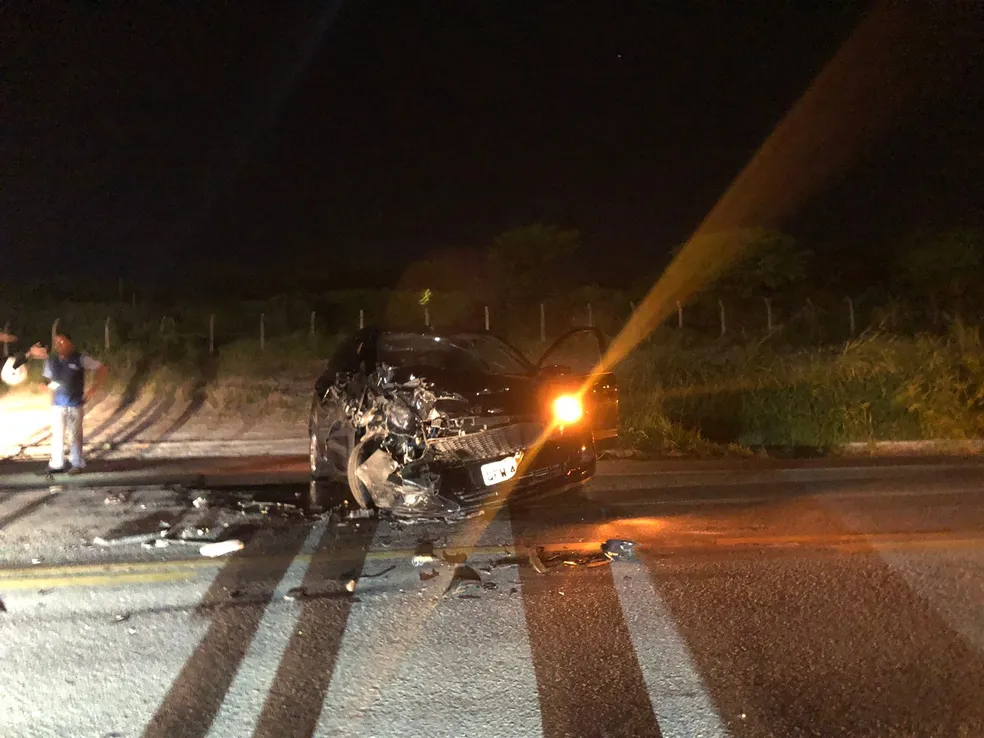 Mulher é atropelada ao descer de carro para observar acidente na Alça Sudoeste, em CG