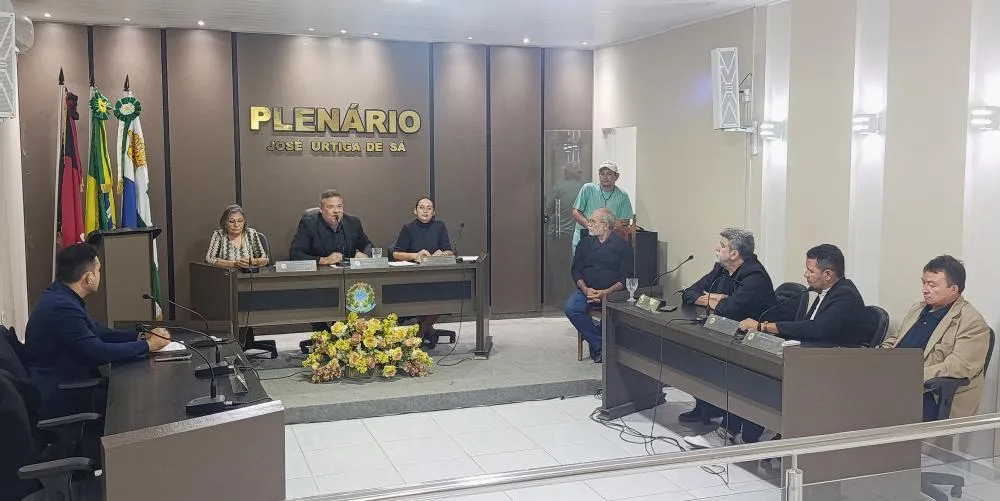 Vereadores participam de mais uma sessão ordinária da câmara de Condado realizada na última sexta-feira (25)