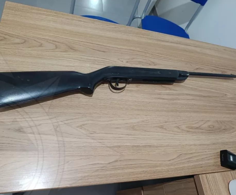Homem é conduzido à delegacia após ameaçar ex-companheira de morte, em Patos