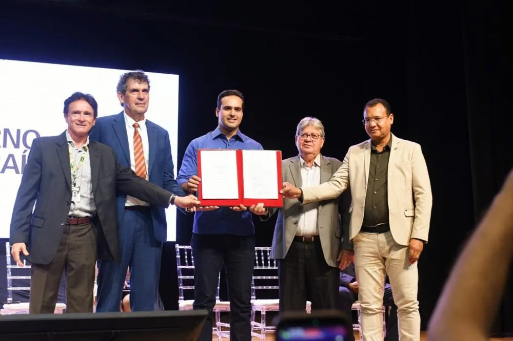 Lucas Ribeiro assina contratos de US$ 167,5 milhões para fortalecer a agricultura familiar na Paraíba 