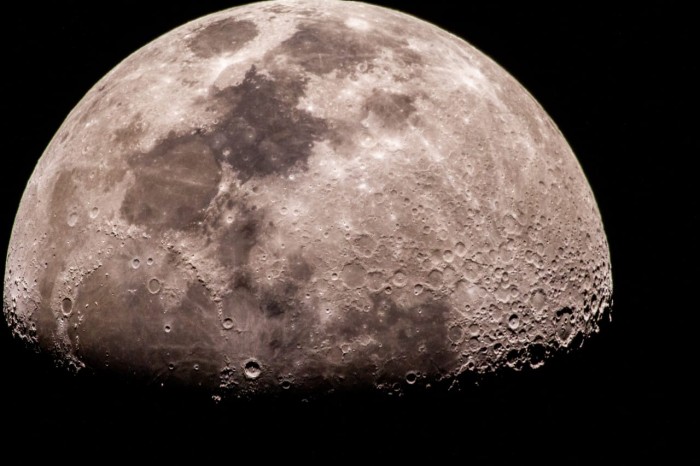 Neste domingo o público ainda pode observar a lua e outros astros pelos telescópios da Secretaria da Administração Penitenciária instalados no ImagineLand, no Centro de Convenções de JP