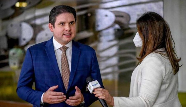 Imprensa nacional cita que deputado federal paraibano é cotado para assumir ministério no Lula III