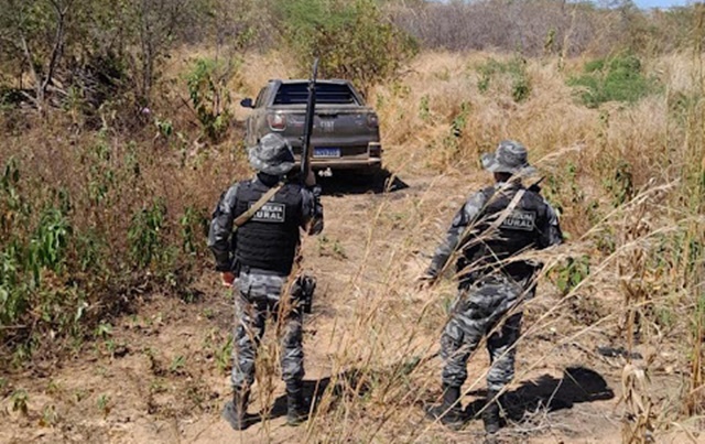 Patrulha Rural do 6º BPM recupera carro roubado em Cajazeiras