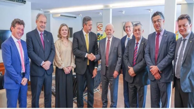 PT e PSB devem anunciar apoio a Lira, que reúne 13 partidos em aliança pela reeleição da Câmara