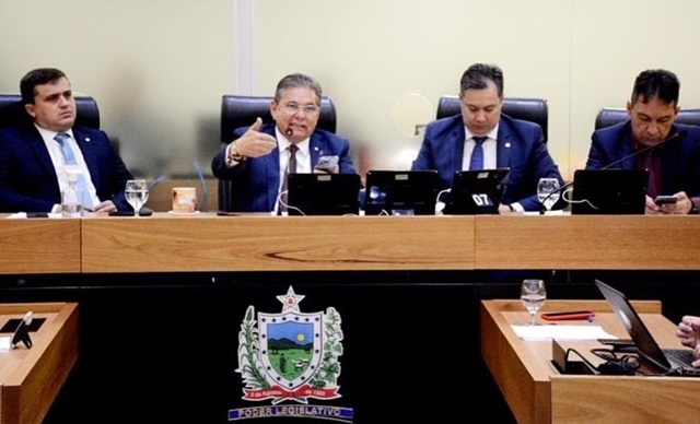 Projeto de Lei de Adriano concede a paraibanos bônus de 10% na nota de concursos da segurança pública