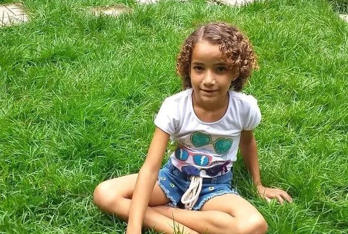 Mãe de Ana Sophia acredita que menina está viva