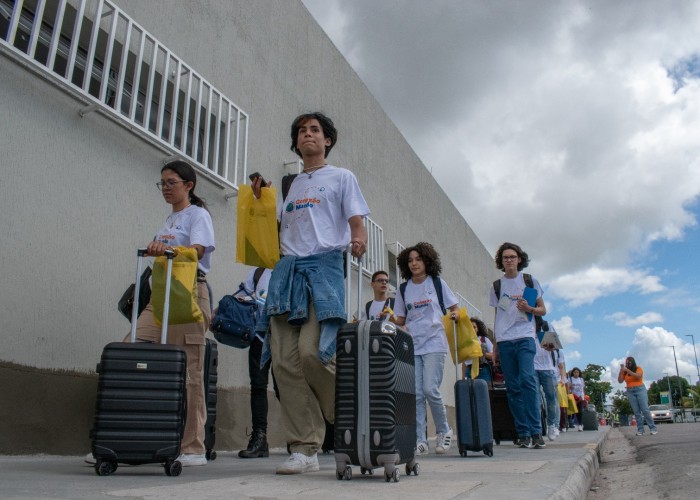 Mais 99 estudantes intercambistas paraibanos embarcam para o Reino Unido pelo Programa Conexão Mundo