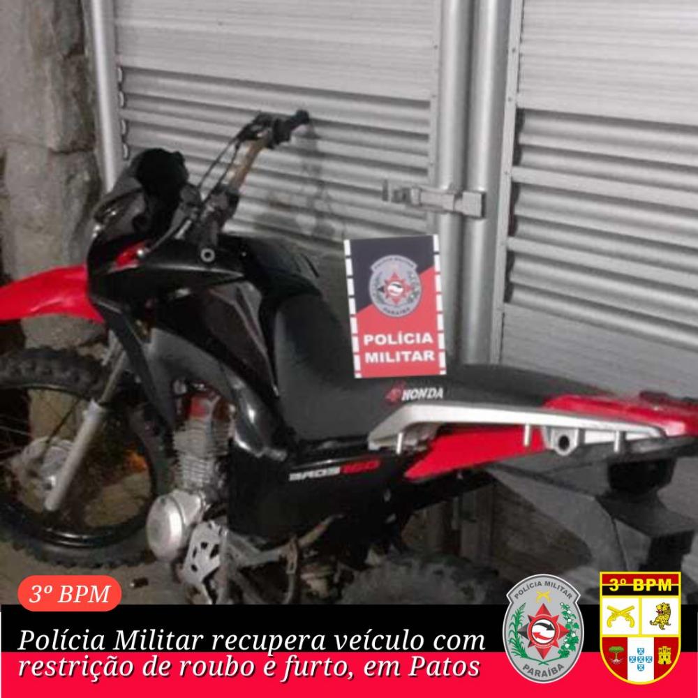 POLÍCIA MILITAR RECUPERA VEÍCULO COM RESTRIÇÃO DE ROUBO E FURTO, EM PATOS