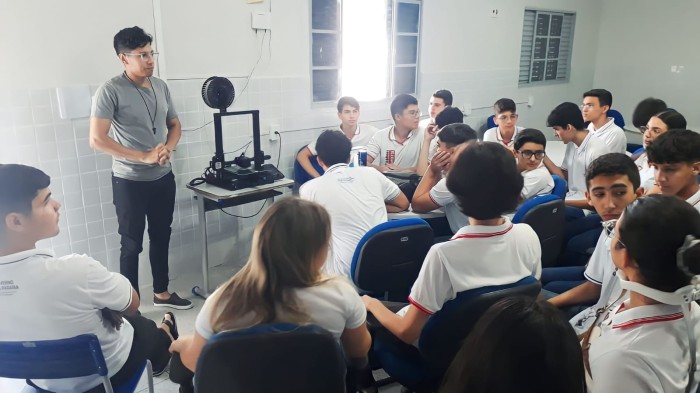 Em Pombal, professor usa máquina de impressão 3D para auxiliar no aprendizado da Física