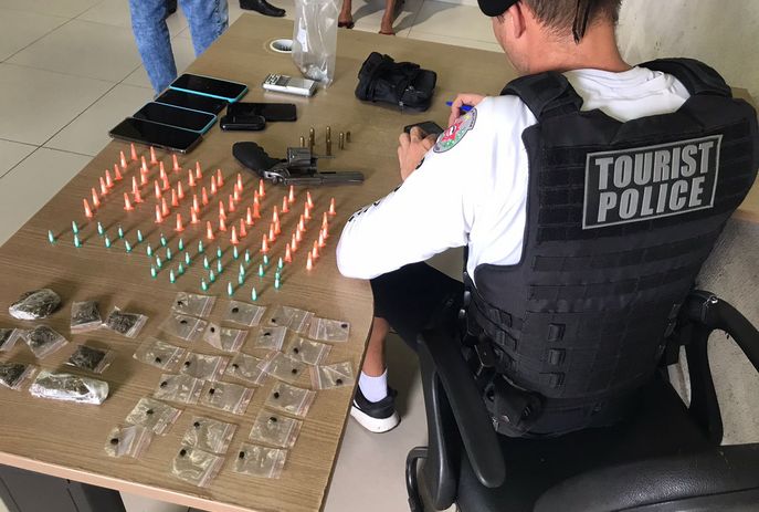 Homem é preso com mais de 90 pinos de cocaína, na PB