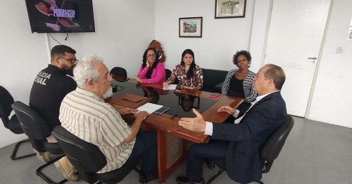 Secretário João Alves recebe gestor do Programa de Inclusão Social Através da Música e das Artes – PRIMA